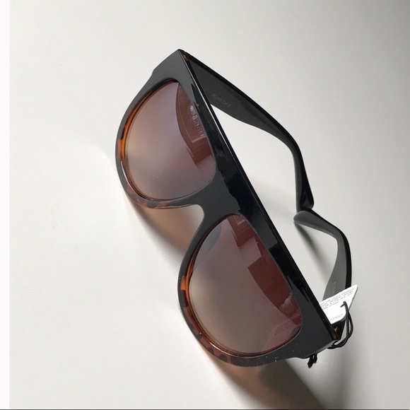 FLAT TOP TORTOISE SUNGLASSES - Picture 3 of 5